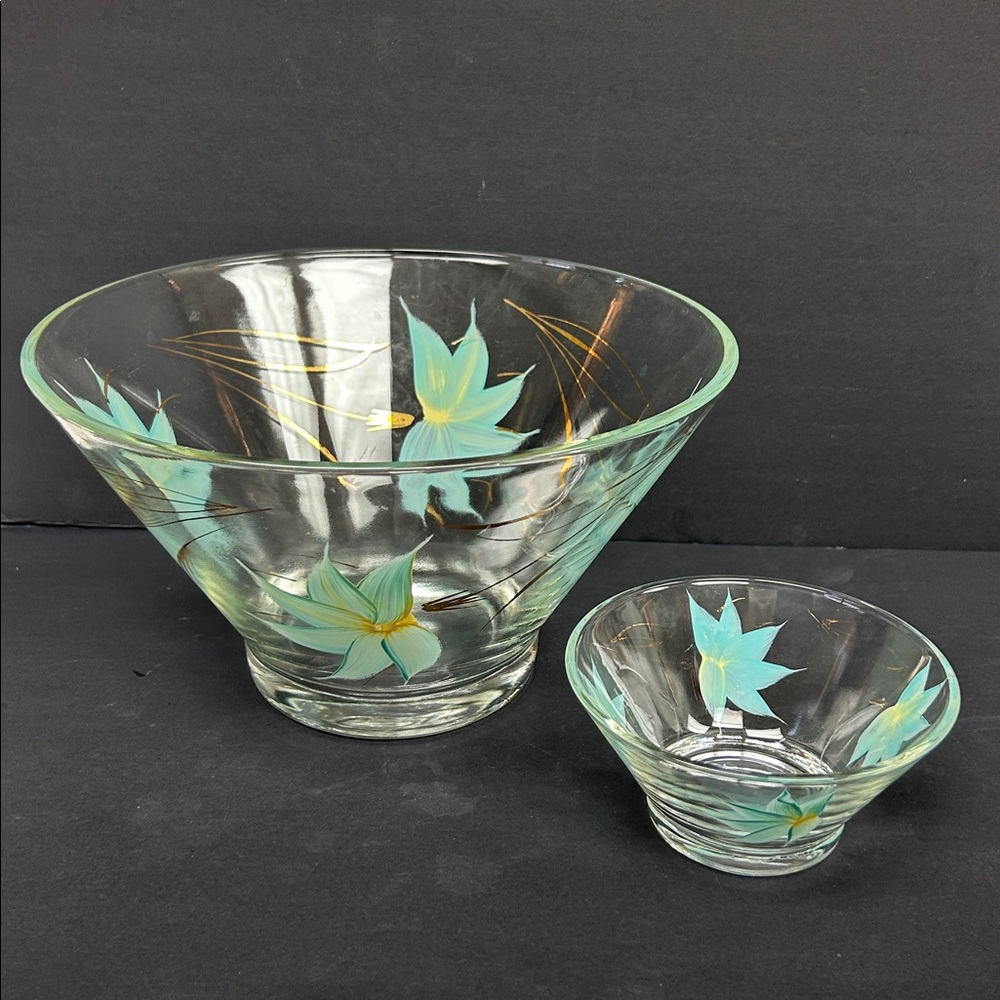 Vintage 1950’s ANCHOR HOCKING  chip and dip bowl set hand painted flowers